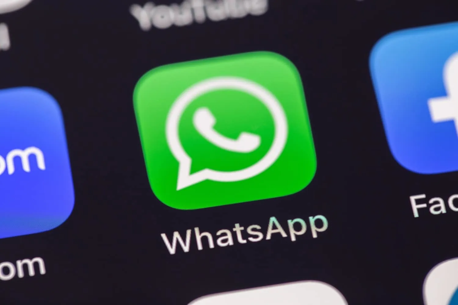 WhatsApp mở rộng ra CarPlay, iPad và PDF: từ chat sang năng suất