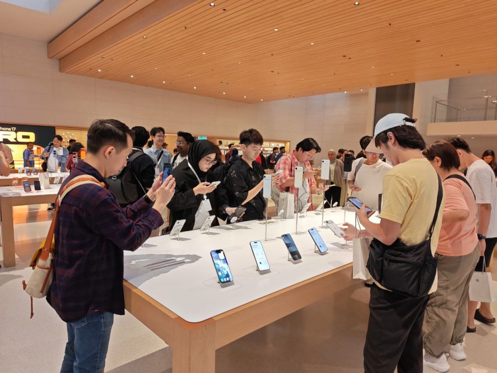 Apple’s New Upgrade Program Is About Owning Less and Upgrading More