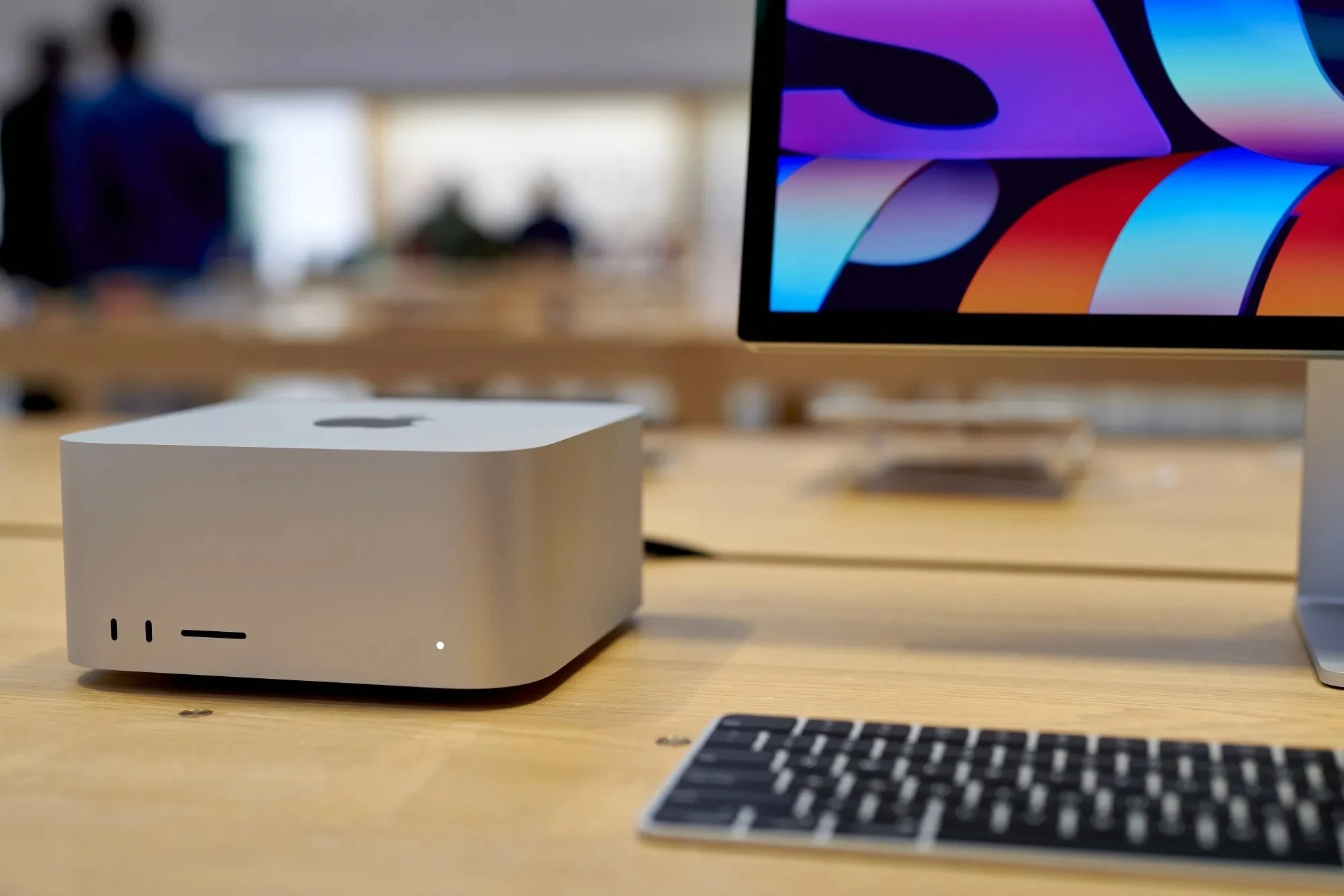 Apple chuẩn bị làm mới toàn bộ dòng MacBook với màn hình OLED