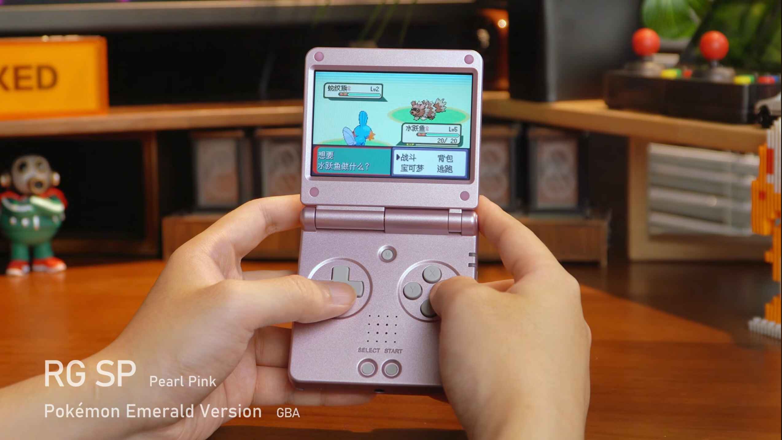 Anbernic RG SP: máy gập GBA giả lập PSP, PS1 và stream Steam có đáng mua?