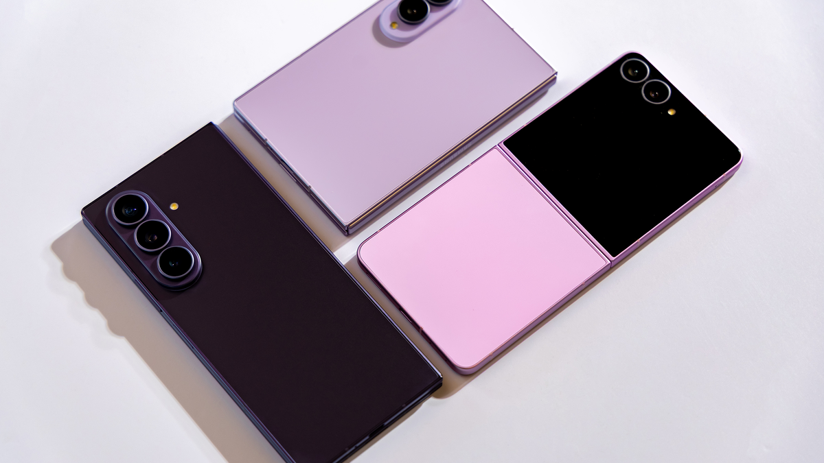 Smartphone gập bước vào thị trường đại chúng