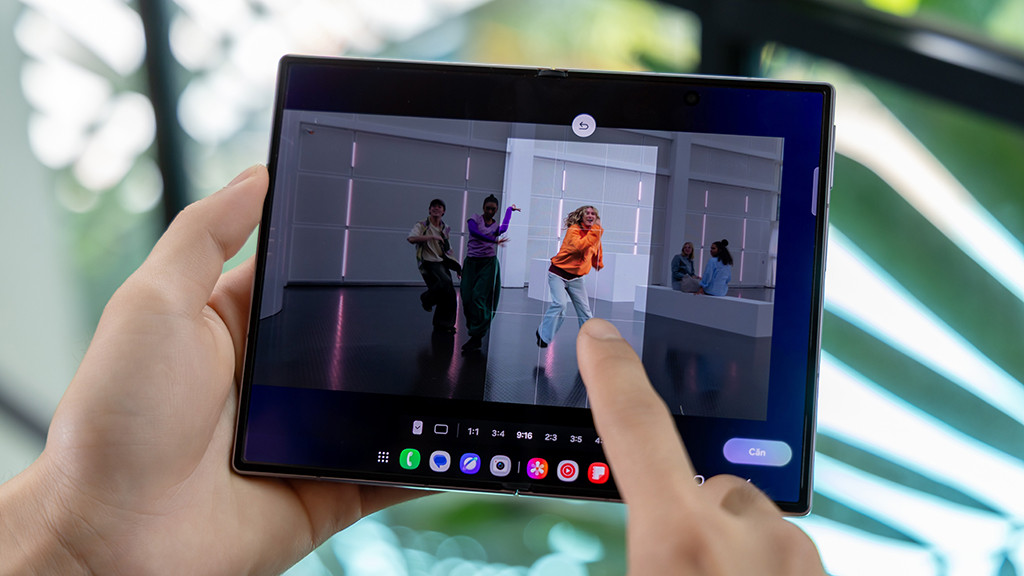 Có nên tham gia chương trình Galaxy Z Fold8 sớm?