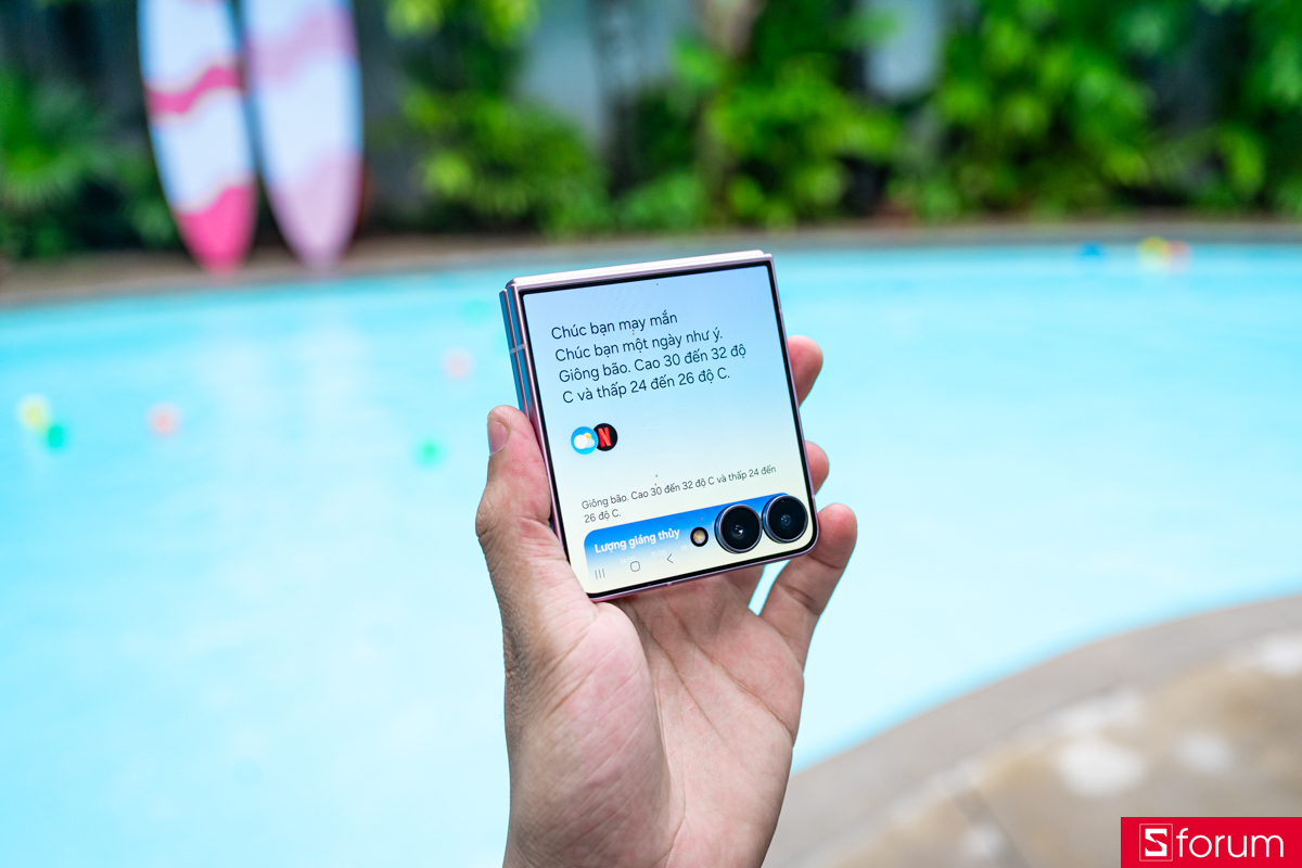 Nâng cấp từ Z Flip cũ lên Galaxy Z Flip 8: Có đáng tiền?