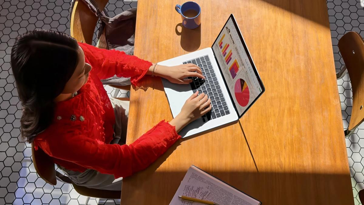 MacBook nào phù hợp cho sinh viên năm học mới?
