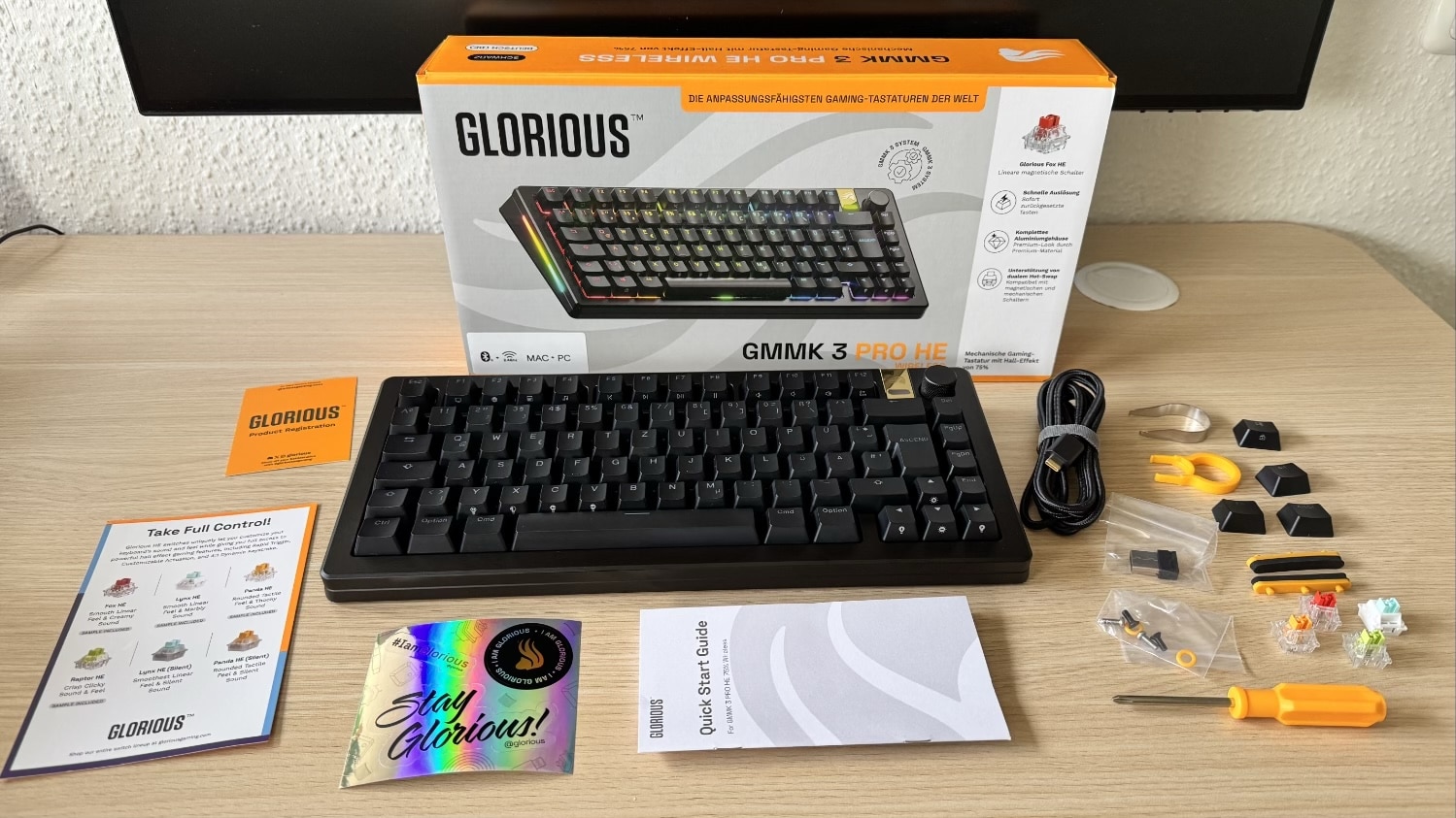So sánh Glorious GMMK 3 PRO HE Wireless và MSI Forge GK600 TKL