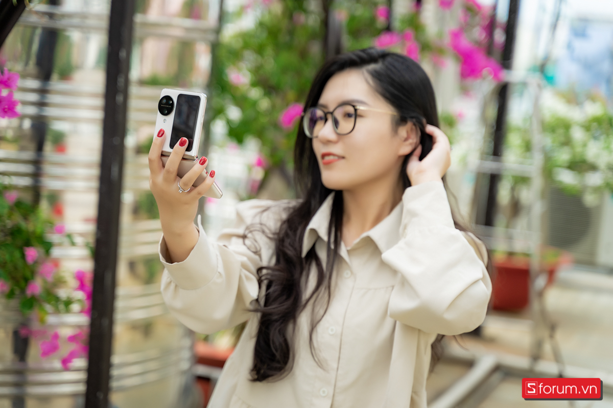 Galaxy Z Flip 8 vs Razr Ultra vs OPPO Find N3 Flip: smartphone gập nào đáng mua nhất?