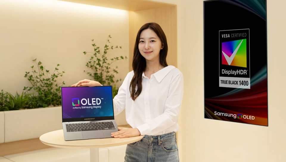Màn hình OLED laptop 1.600 nit: bước ngoặt công nghệ hiển thị