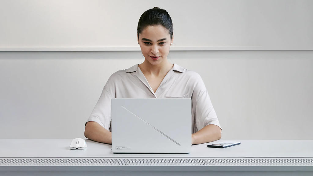 ROG Zephyrus G14 với Core Ultra 9 386H và RTX 5080 có đáng 120 triệu?