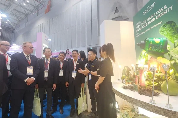 Thương hiệu mỹ phẩm nội địa đổi chiến lược để đấu các ông lớn ngoại