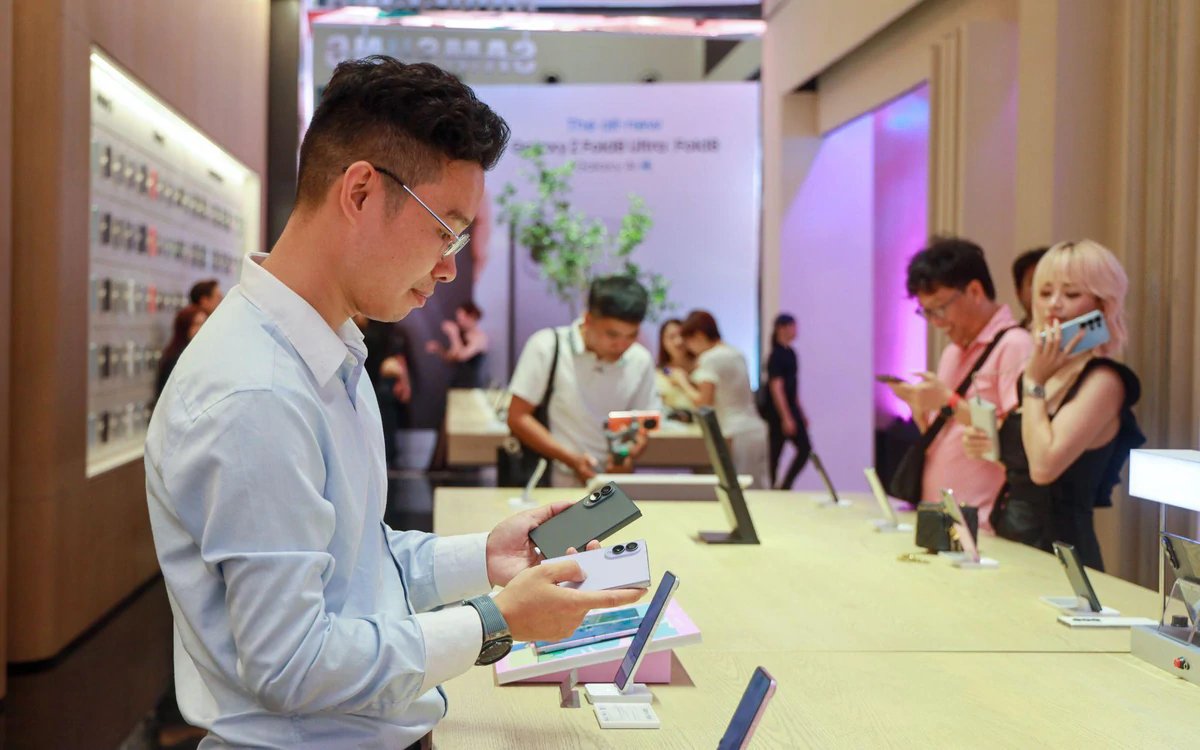 Có nên tham gia chương trình Galaxy Z Fold8 sớm?