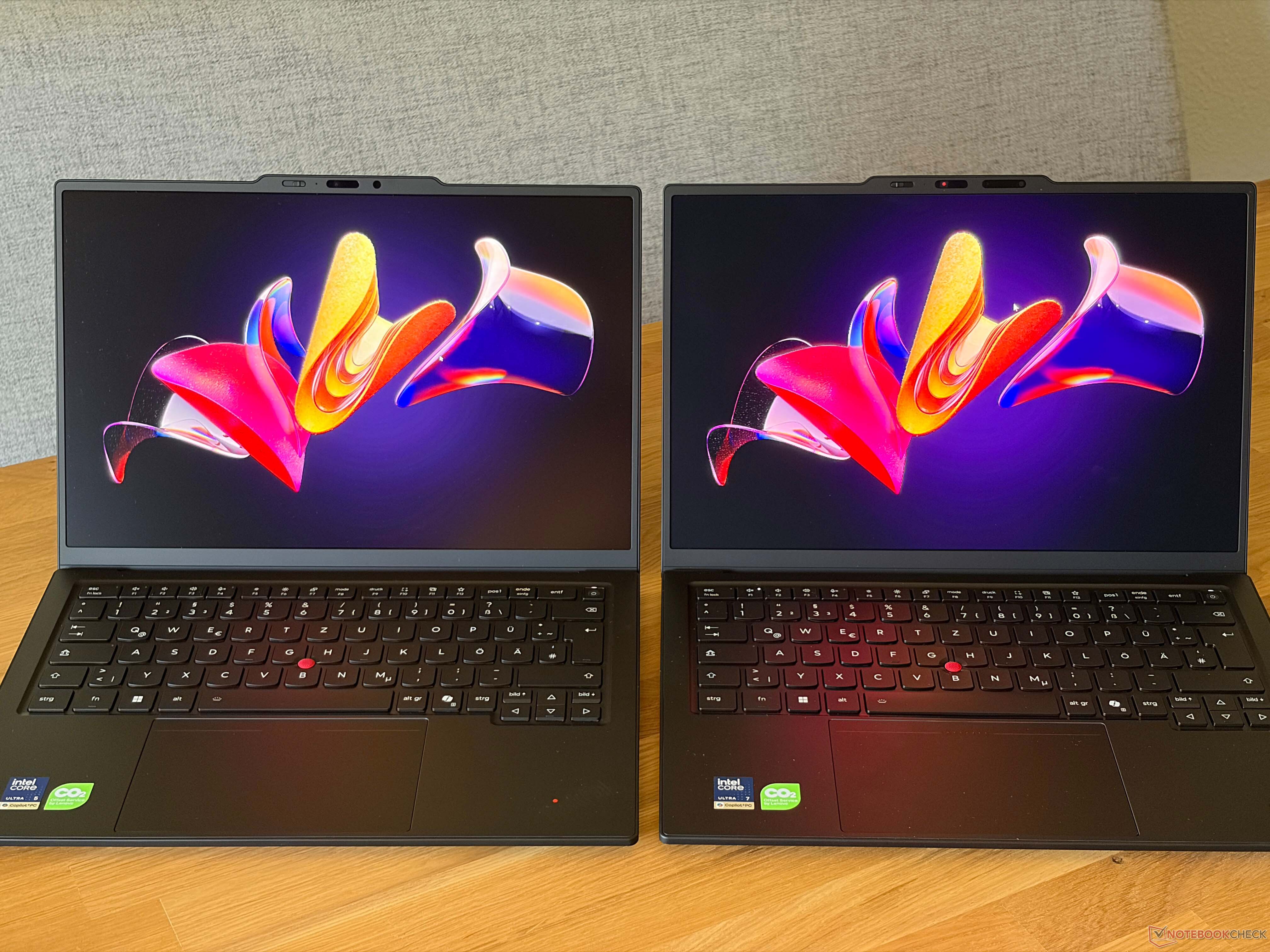 ThinkPad X1 Carbon Gen 14: chọn OLED hay IPS?