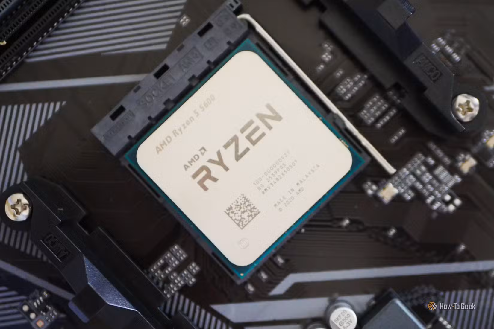 Ryzen 9 9950X3D giảm còn 569 USD: deal đỉnh cho PC gaming cao cấp?