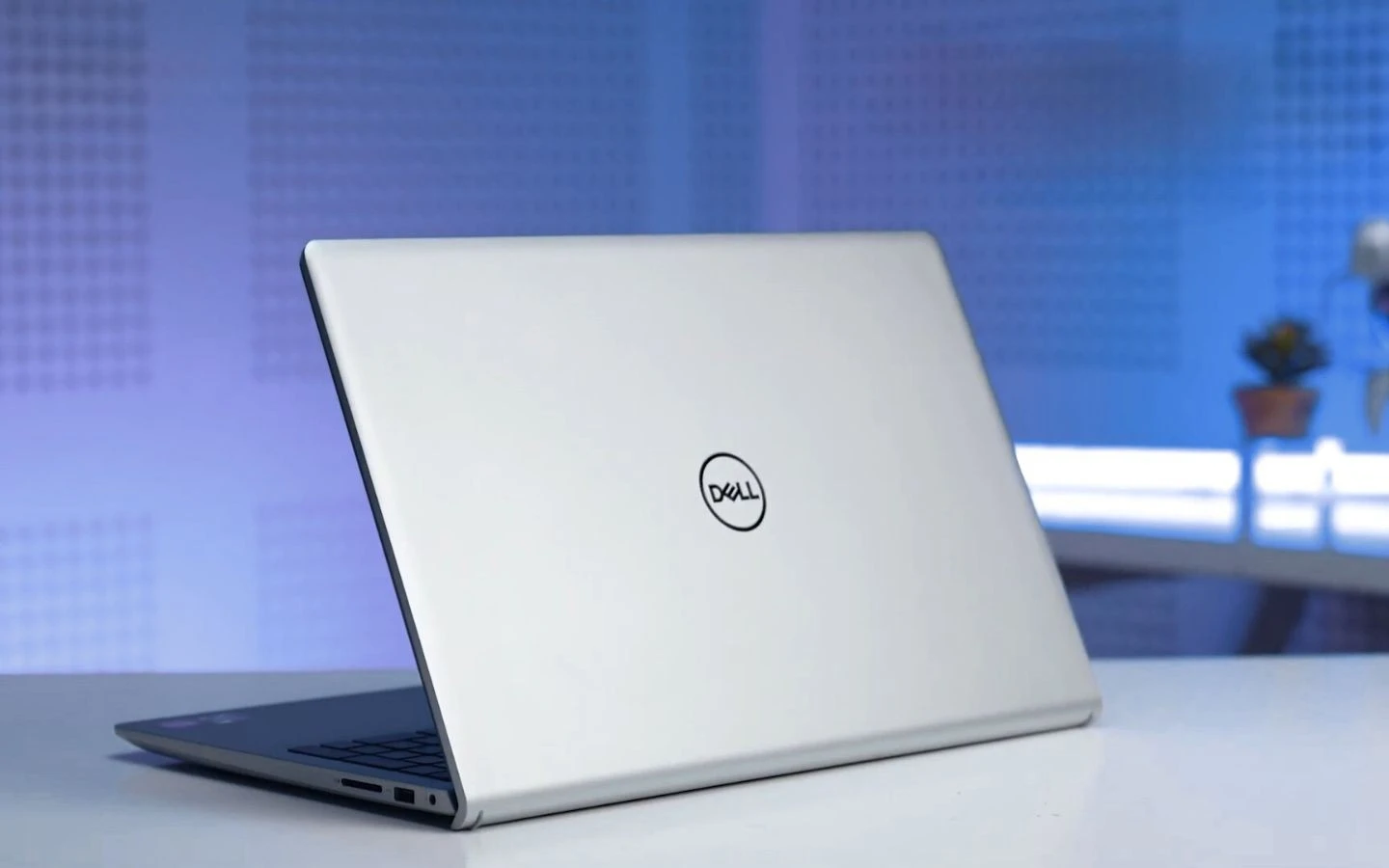 Hướng dẫn nhận biết các dòng laptop Dell qua tên gọi