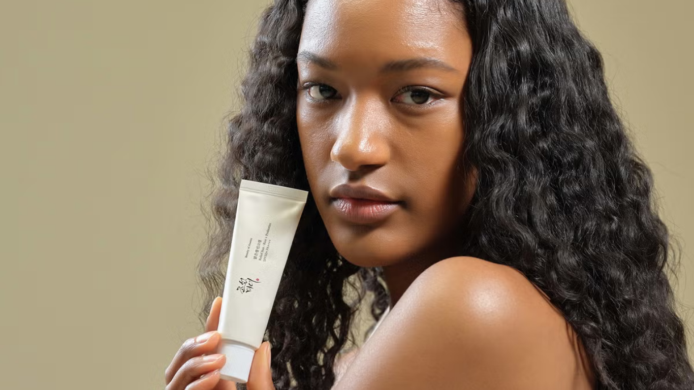 Sunscreen Sprays That Actually Work: Why Reapplication Feels Less Annoying Now