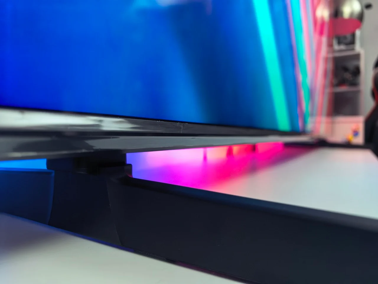 Mini-LED TV Deals: TCL QM5K vs Hisense E8S Under the Spotlight
