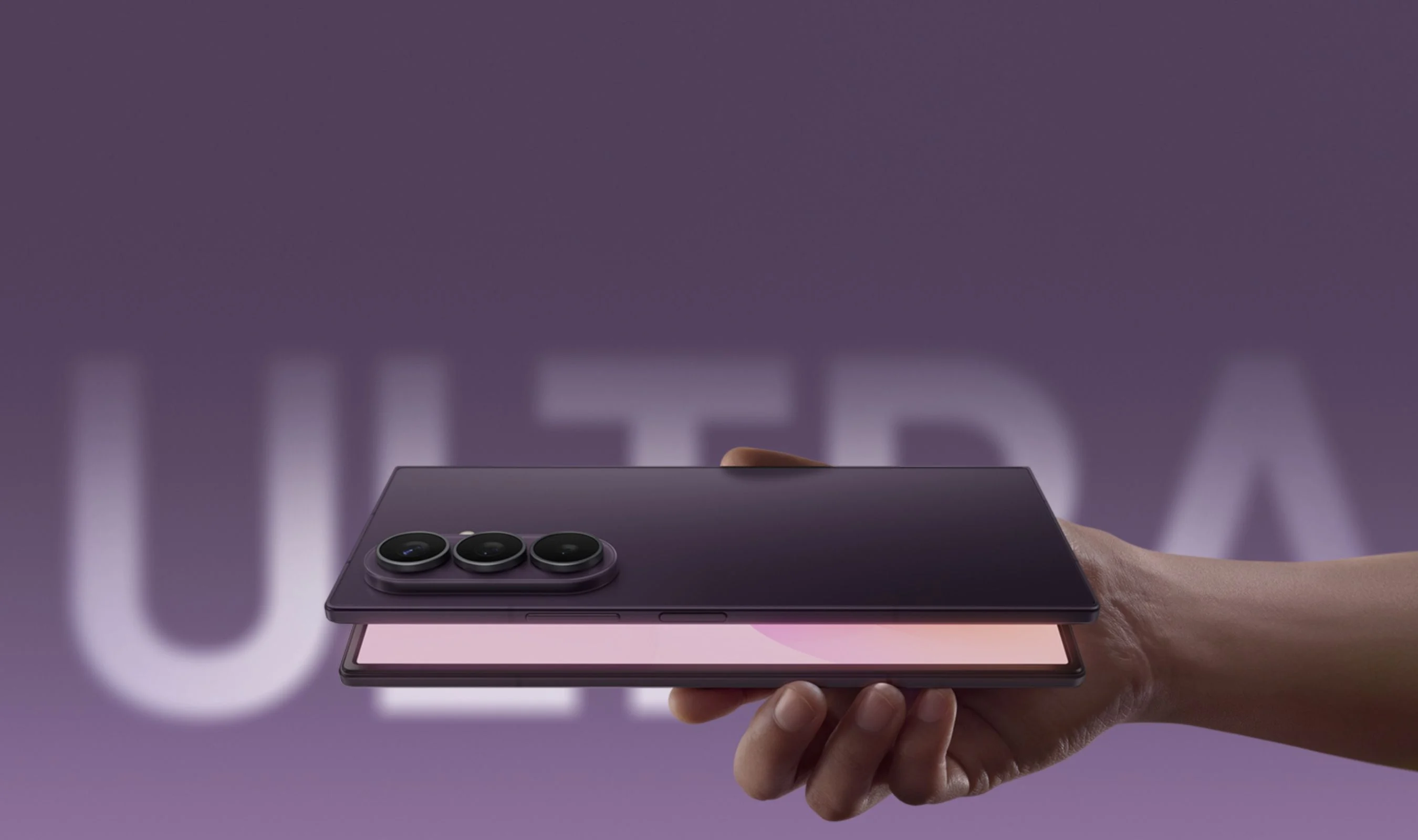 Galaxy Z Fold8 Ultra Specs Breakdown: Who Should Pay for the Bigger Screen?