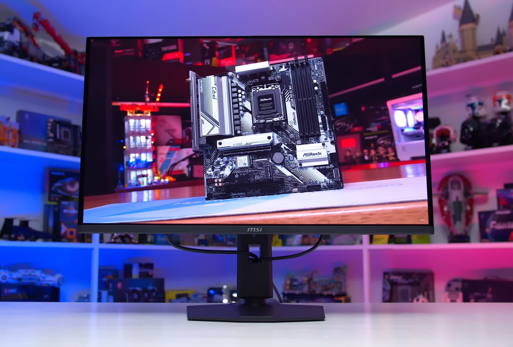 Alienware 39-Inch 5K OLED: Flagship Ultrawide Without the Usual Tax