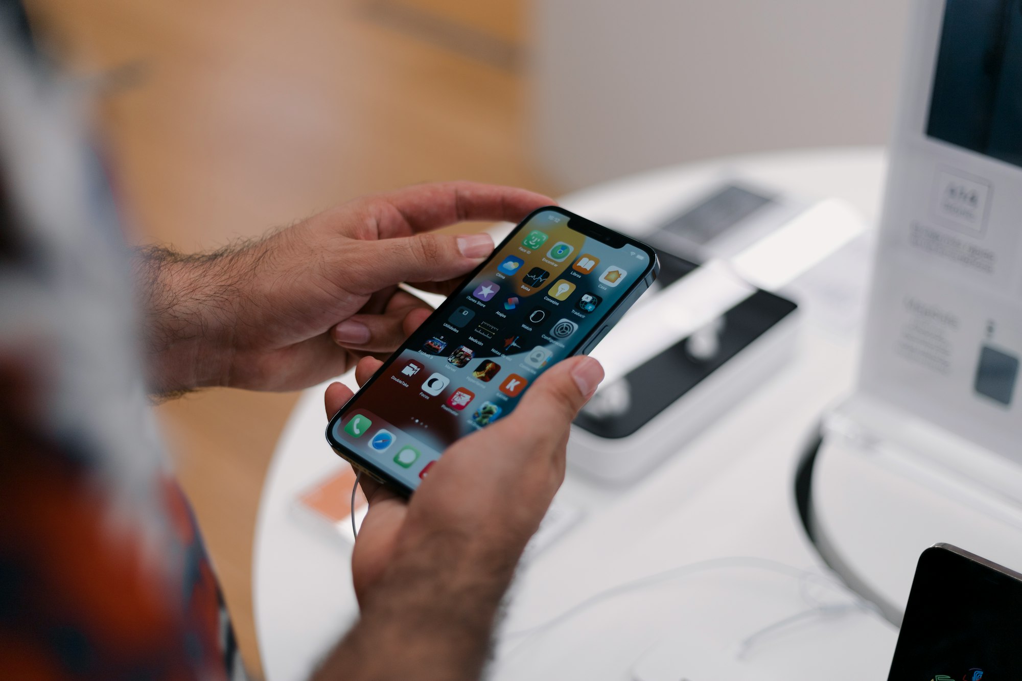 Apple’s Upgrade Program vs Buying Outright: What Really Costs More