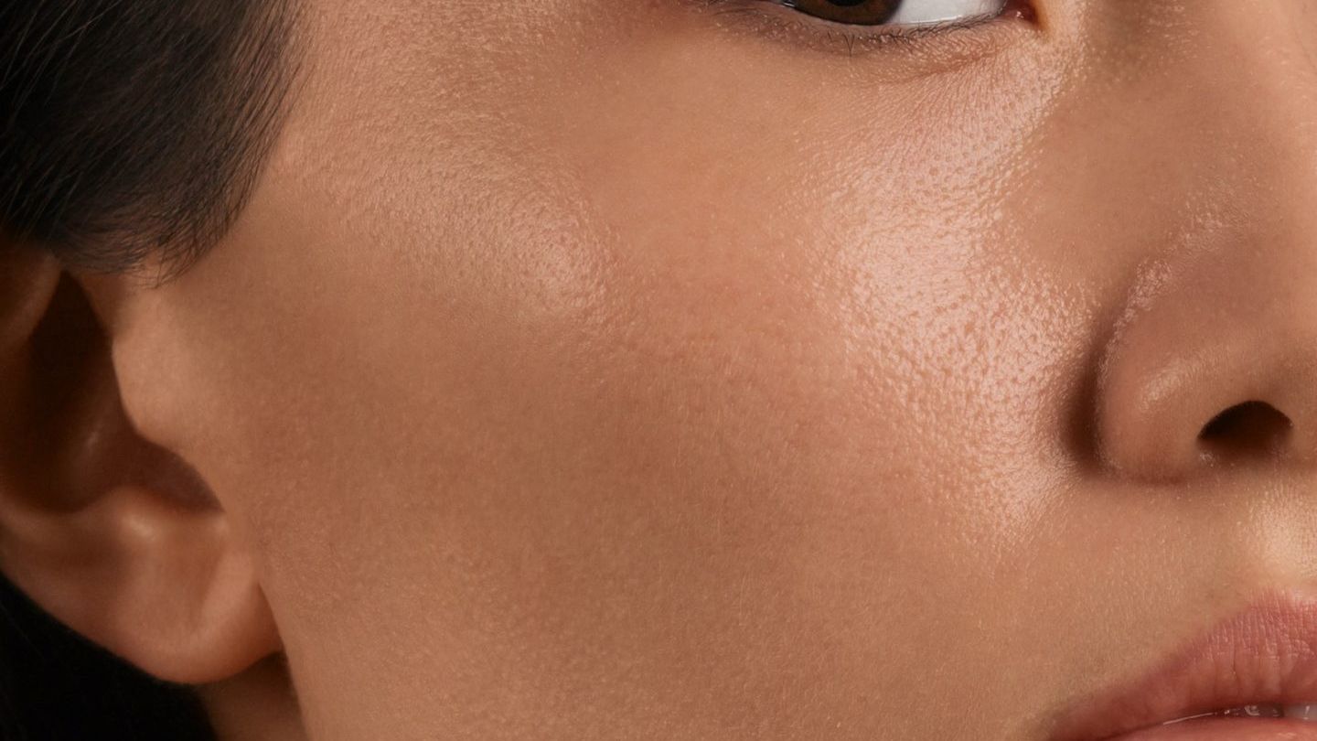 Non-Invasive Neck Lift vs Surgery: Which Works Best?