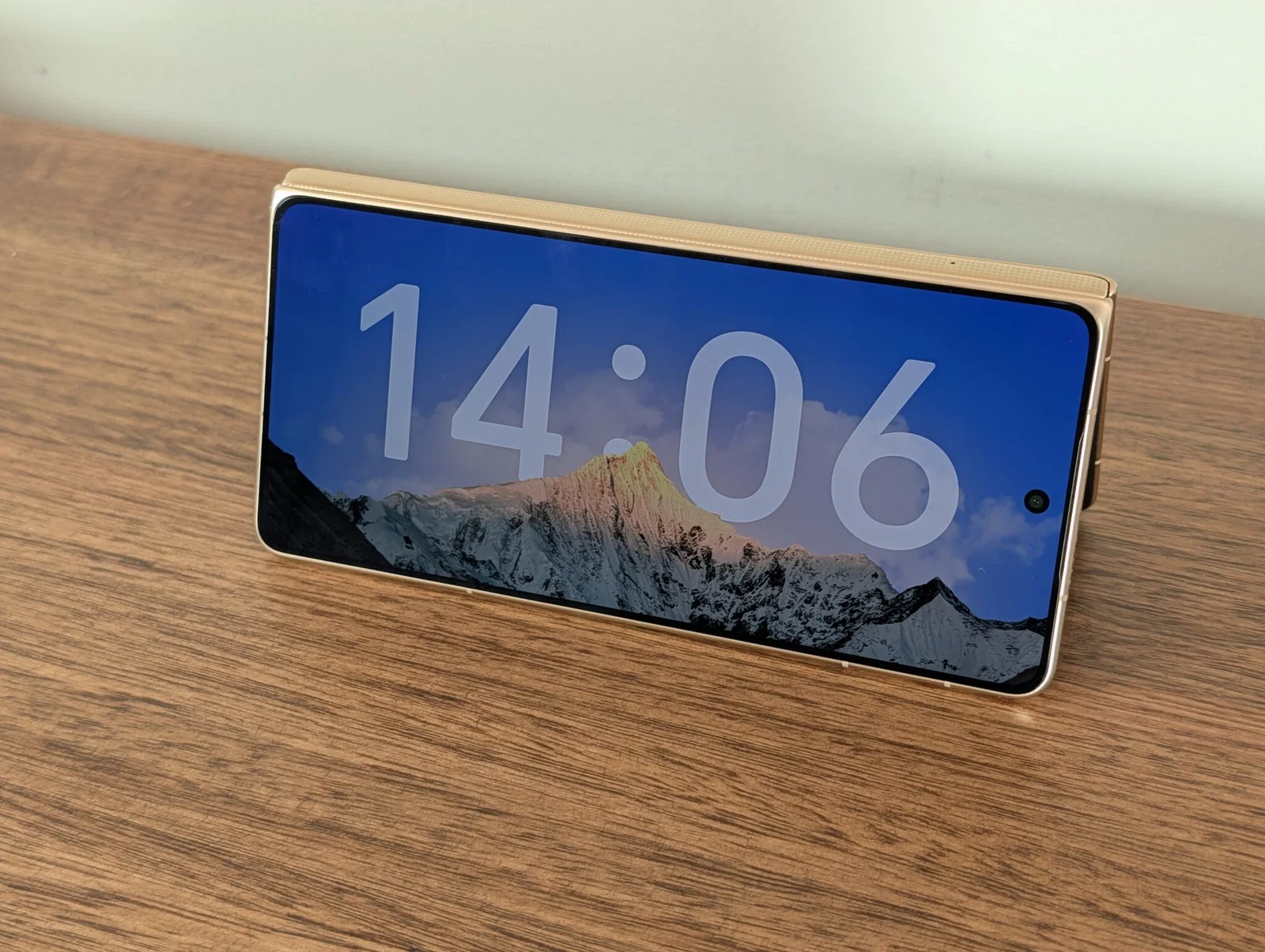 Honor Magic V6 Foldable Review: Refinement Meets Value