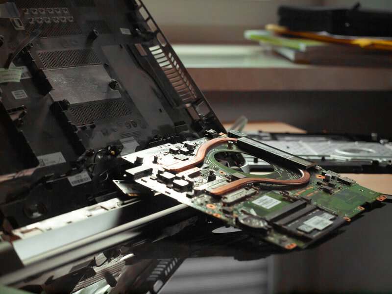 Laptop Died? How to Replace It Without Going Broke