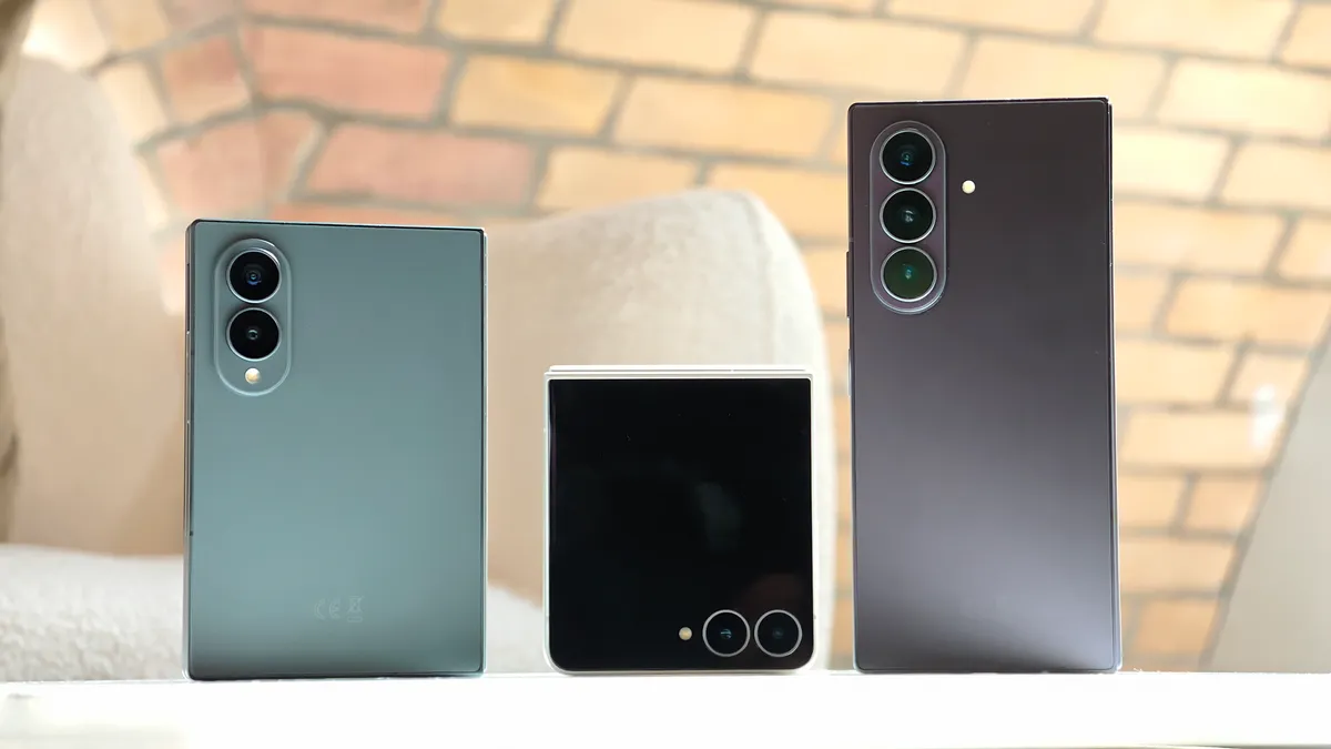 Galaxy Z Fold 8 vs Flip: Why Wide Folds Are Winning
