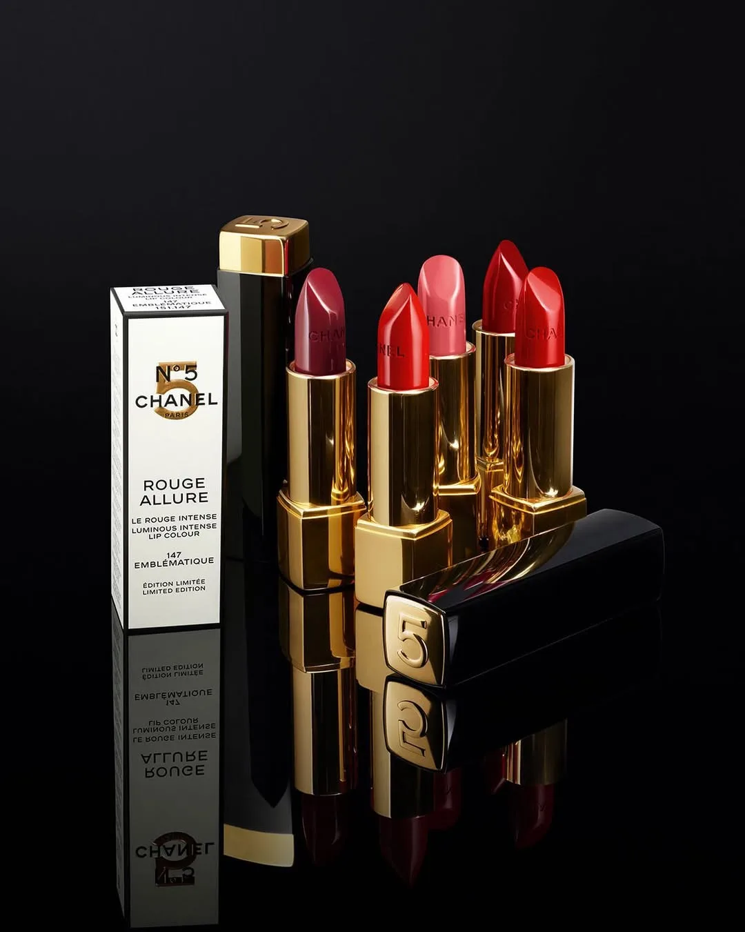 The Cult Lipstick Shades Beauty Editors Actually Keep in Their Handbags