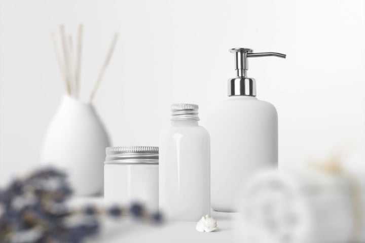 Bộ Y tế thu hồi hàng loạt mỹ phẩm: Người dùng phải tự bảo vệ mình