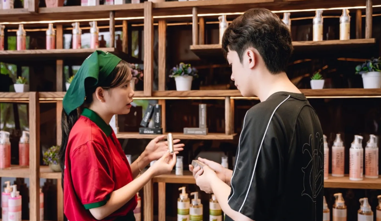 Mỹ phẩm nội địa Việt Nam: Bản sắc riêng giữa áp lực hàng ngoại và hàng giả