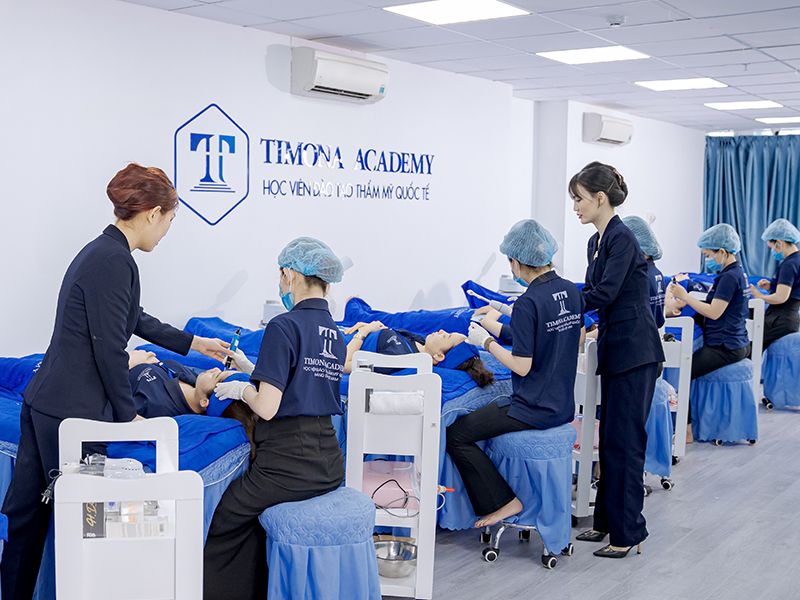 Các viện thẩm mỹ nâng chuẩn an toàn bằng công nghệ và đào tạo