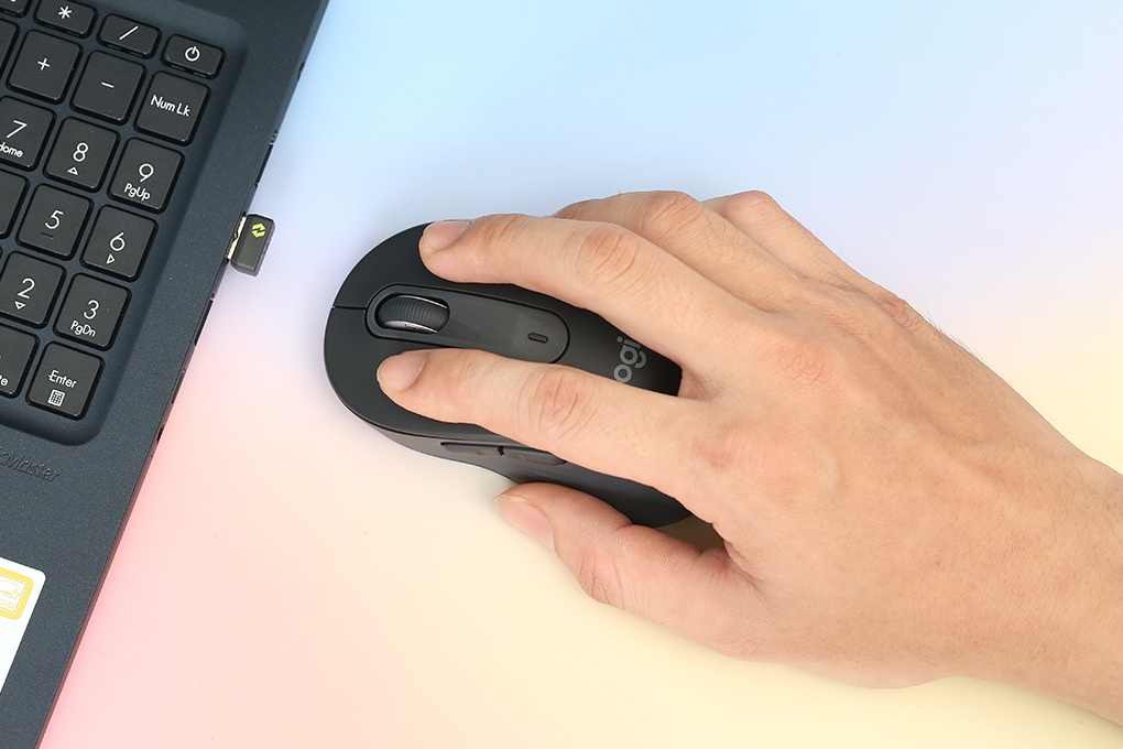 Chuột gaming không dây: USB dongle hay Bluetooth tốt hơn cho game thủ?