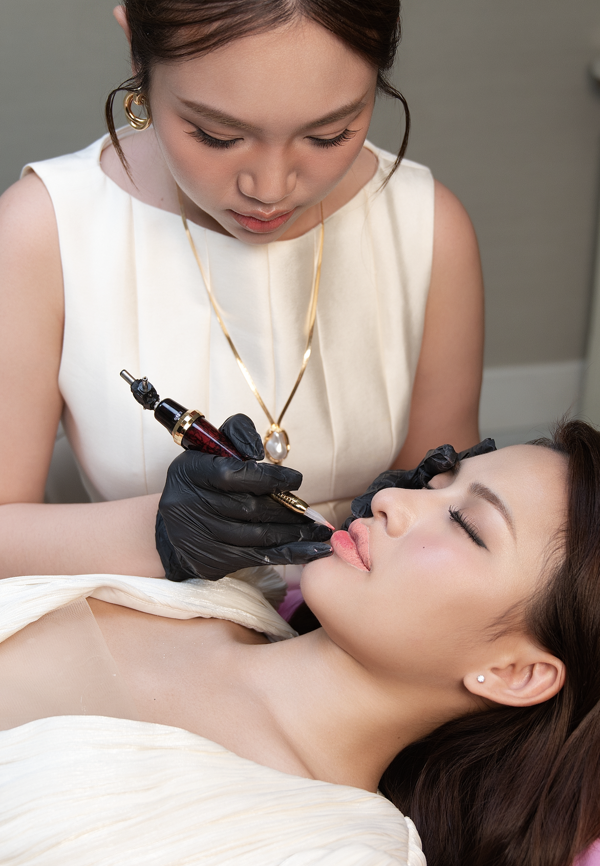 Phun môi cá nhân hóa theo phân tích màu sắc: khi khoa học màu tố gặp nghệ thuật làm đẹp