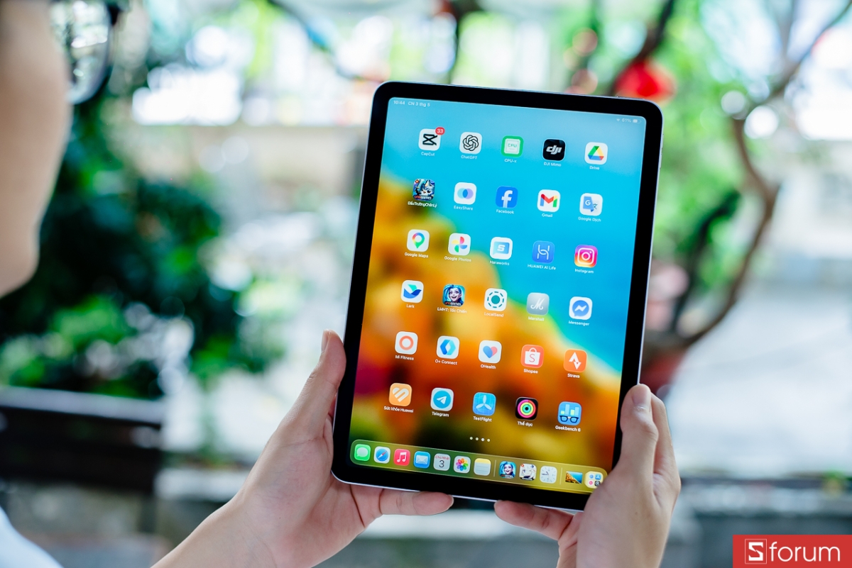 iPad hay laptop cho sinh viên Ngoại ngữ?
