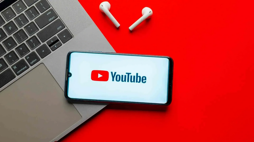 5 ứng dụng Google đang âm thầm ngốn pin điện thoại và cách xử lý