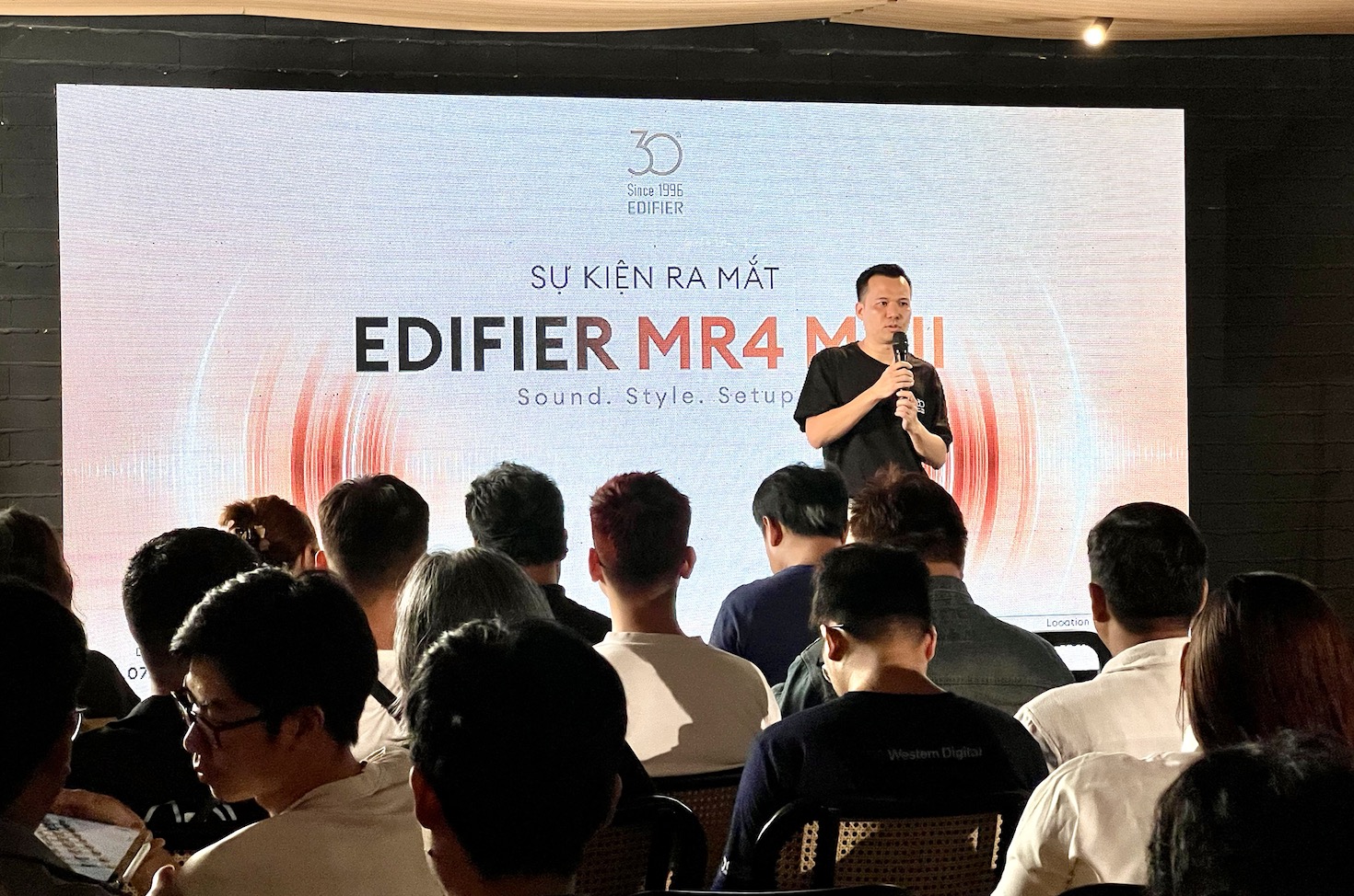 Edifier MR4 MKII ra mắt: loa kiểm âm 80W cho studio và góc làm việc hiện đại