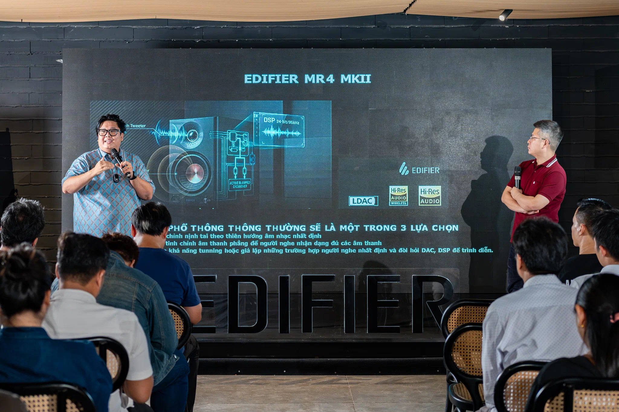 Edifier MR4 MKII: loa kiểm âm Hi-Res 80W hai chế độ cho studio và giải trí