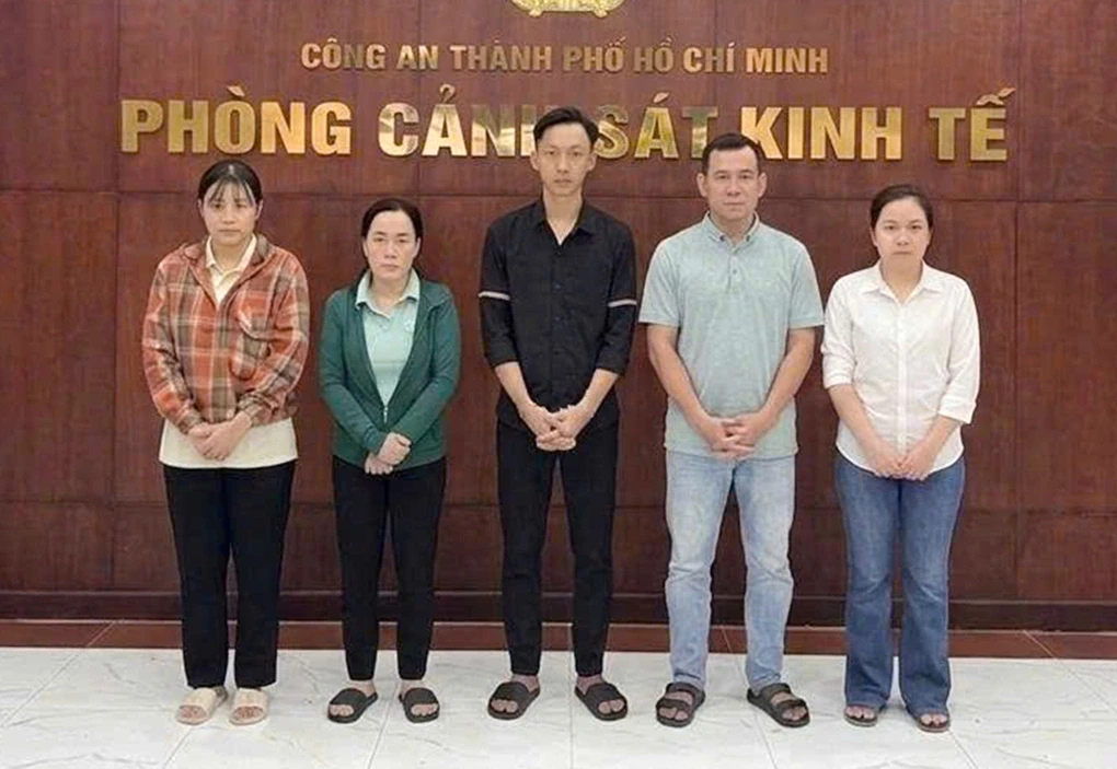Cách nhận biết mỹ phẩm giả được pha trộn thủ công khi mua sắm online