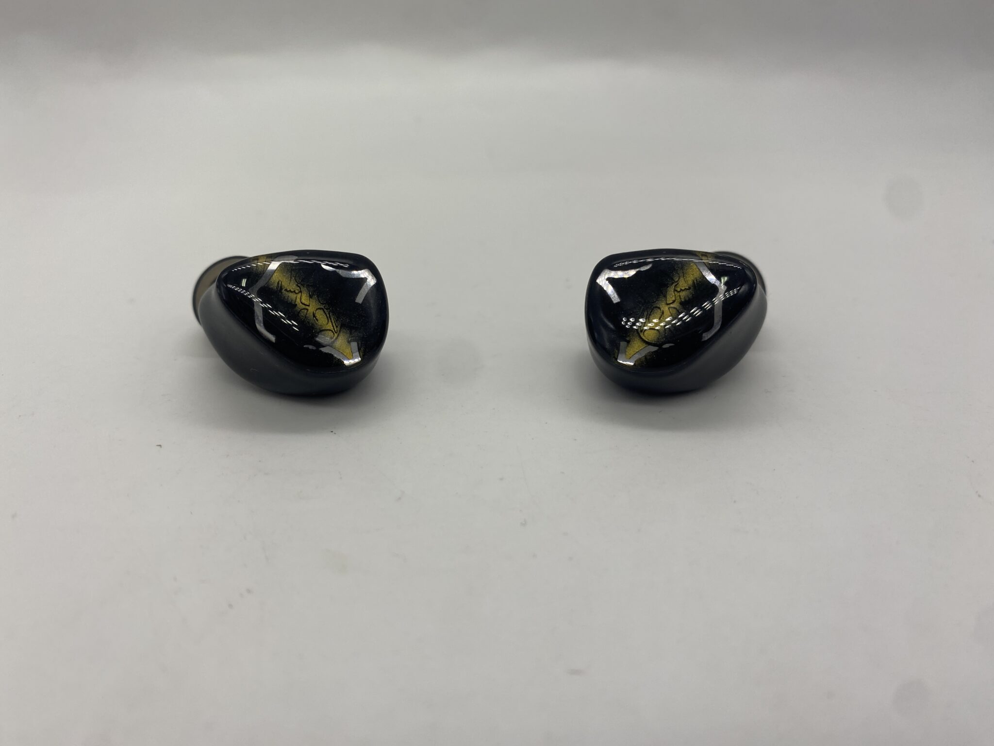 Noble Audio Vanguard vs Grand Oriveti Eminency: chọn tai nghe IEM nào cho audiophile?