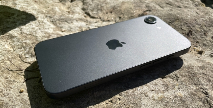 iPhone 16e giá 13,7 triệu: chọn tốt nhất cho đa số người dùng