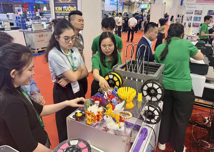Máy in 3D và công nghệ tiên tiến tại VietAd và EMA Vietnam