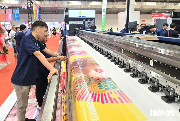 Máy in 3D và công nghệ tiên tiến tại VietAd và EMA Vietnam