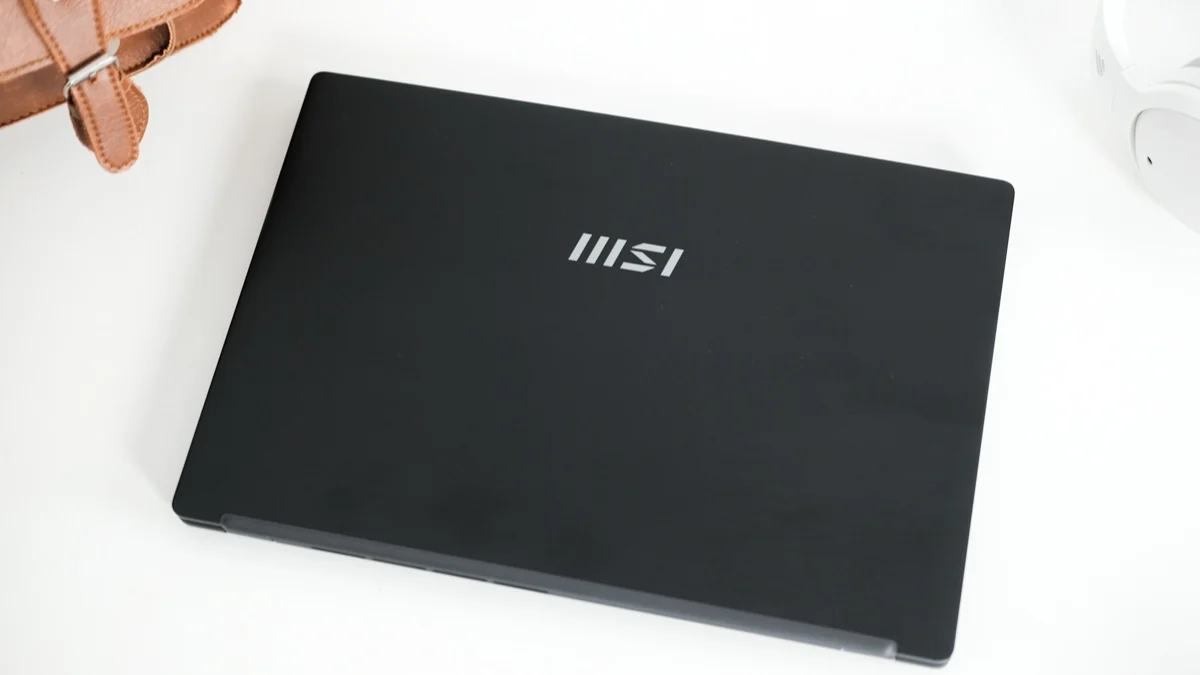 Dell Pro 7 14 vs Lenovo IdeaPad: chọn laptop doanh nghiệp và học tập nào đáng tiền nhất?