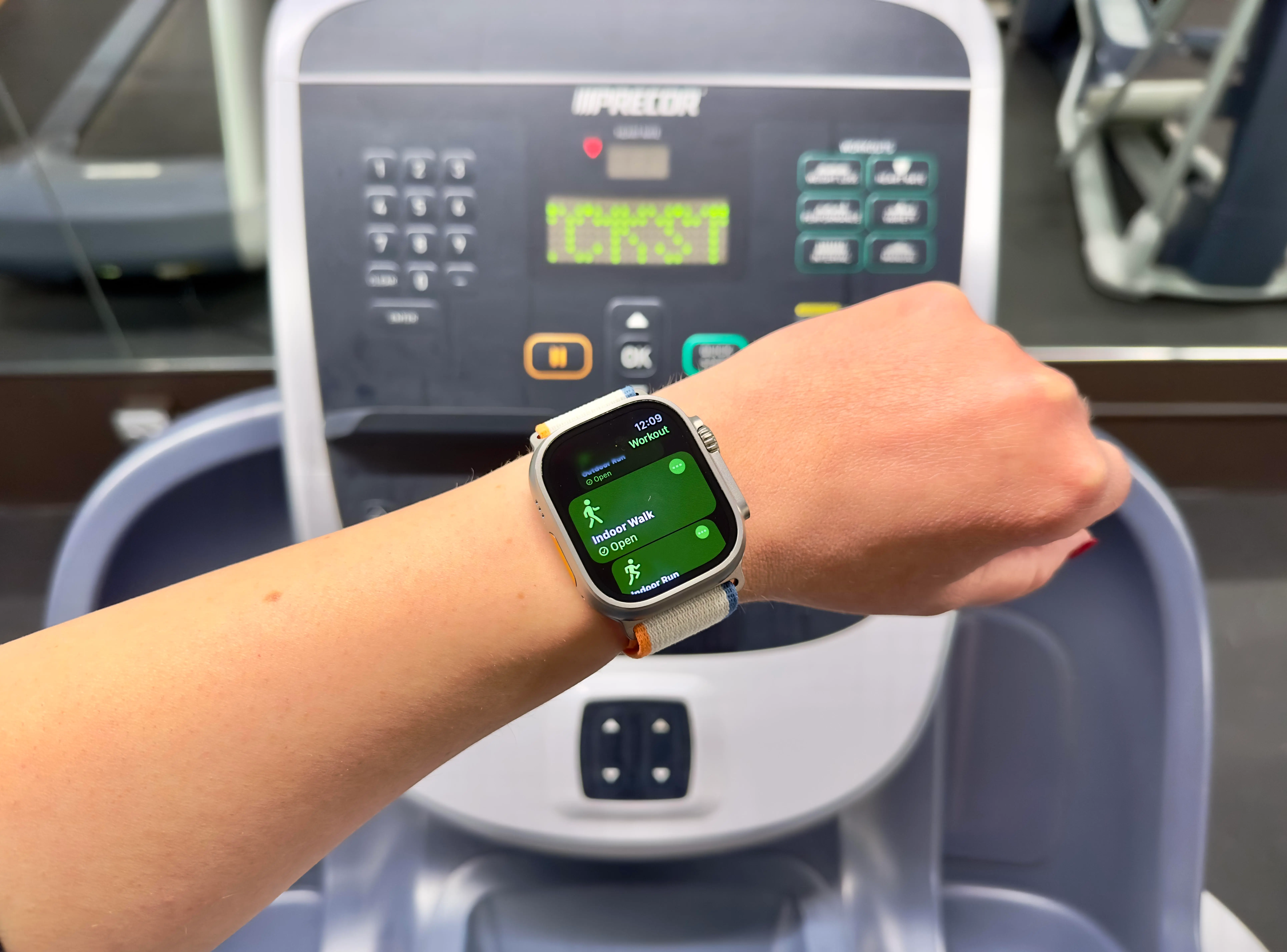 5 Apple Watch Settings Draining Your Battery—and How to Fix Them