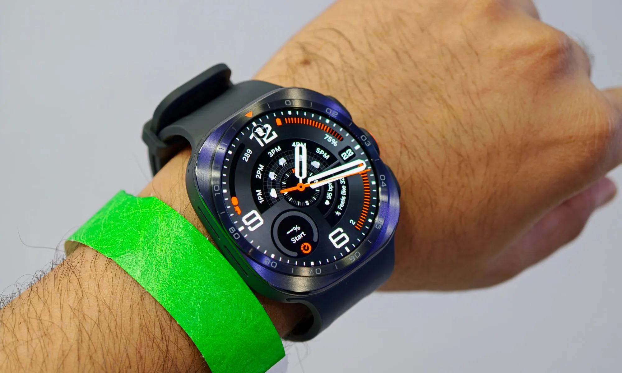 Galaxy Watch Ultra2 lặn biển: tính năng chuyên nghiệp, phí định kỳ và cái giá thật sự