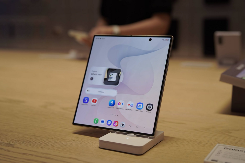 Galaxy Z Fold 8 Ultra: Mỏng 4,1mm, đổi lại là nhiệt