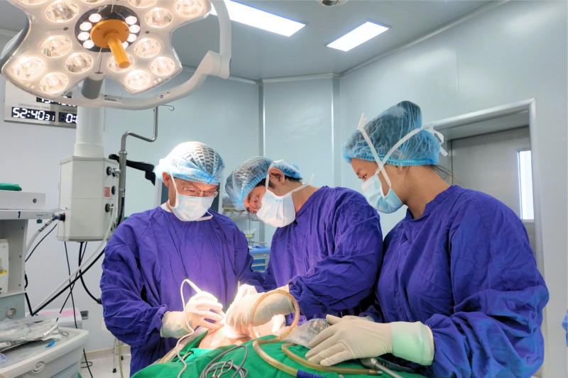 Phẫu thuật tuyến giáp qua đường tiền đình miệng: Giữ giọng nói, không sẹo cổ