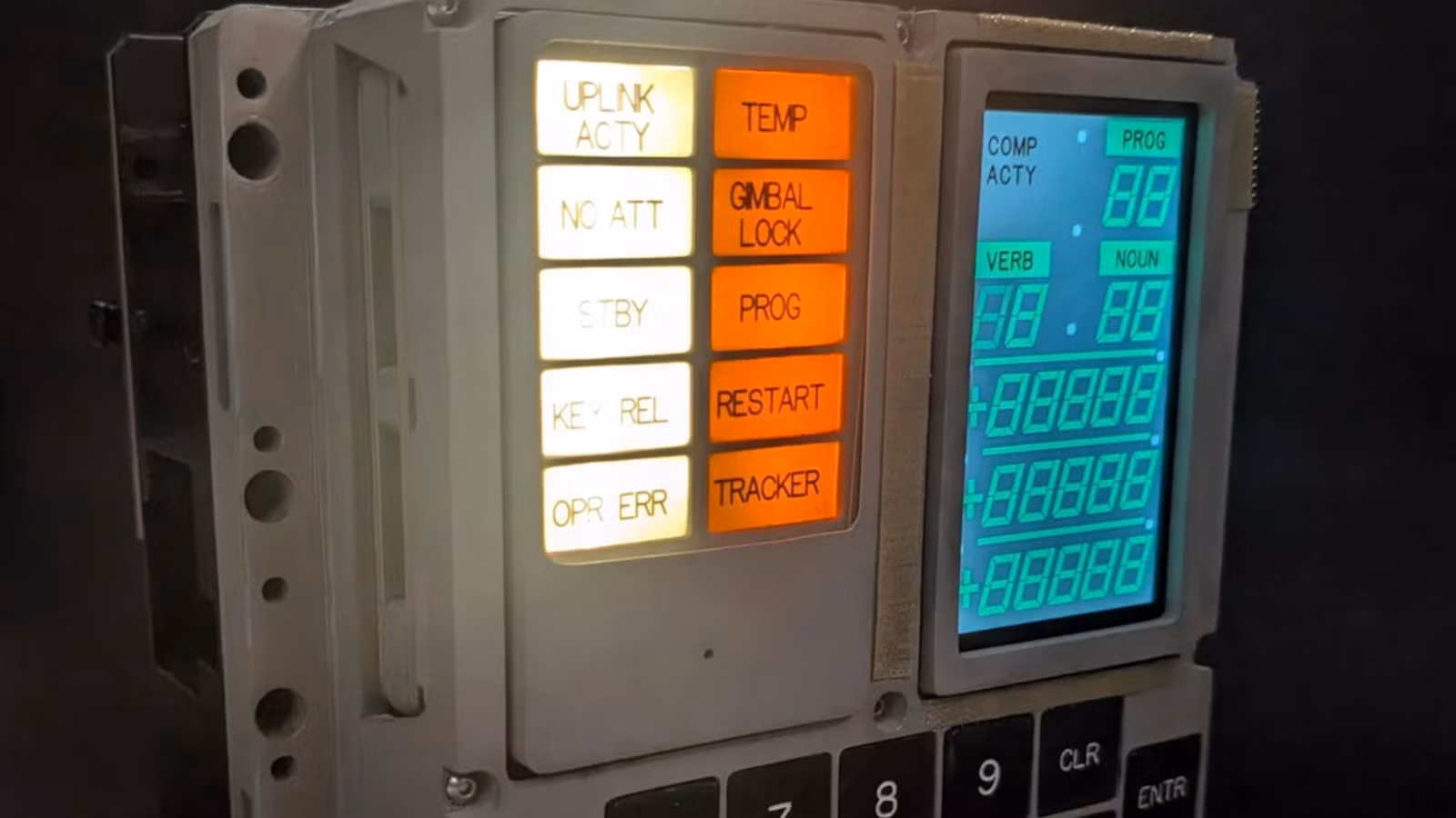 RecreateDSKY: Rebuilding Apollo’s Guidance Computer With Raspberry Pi
