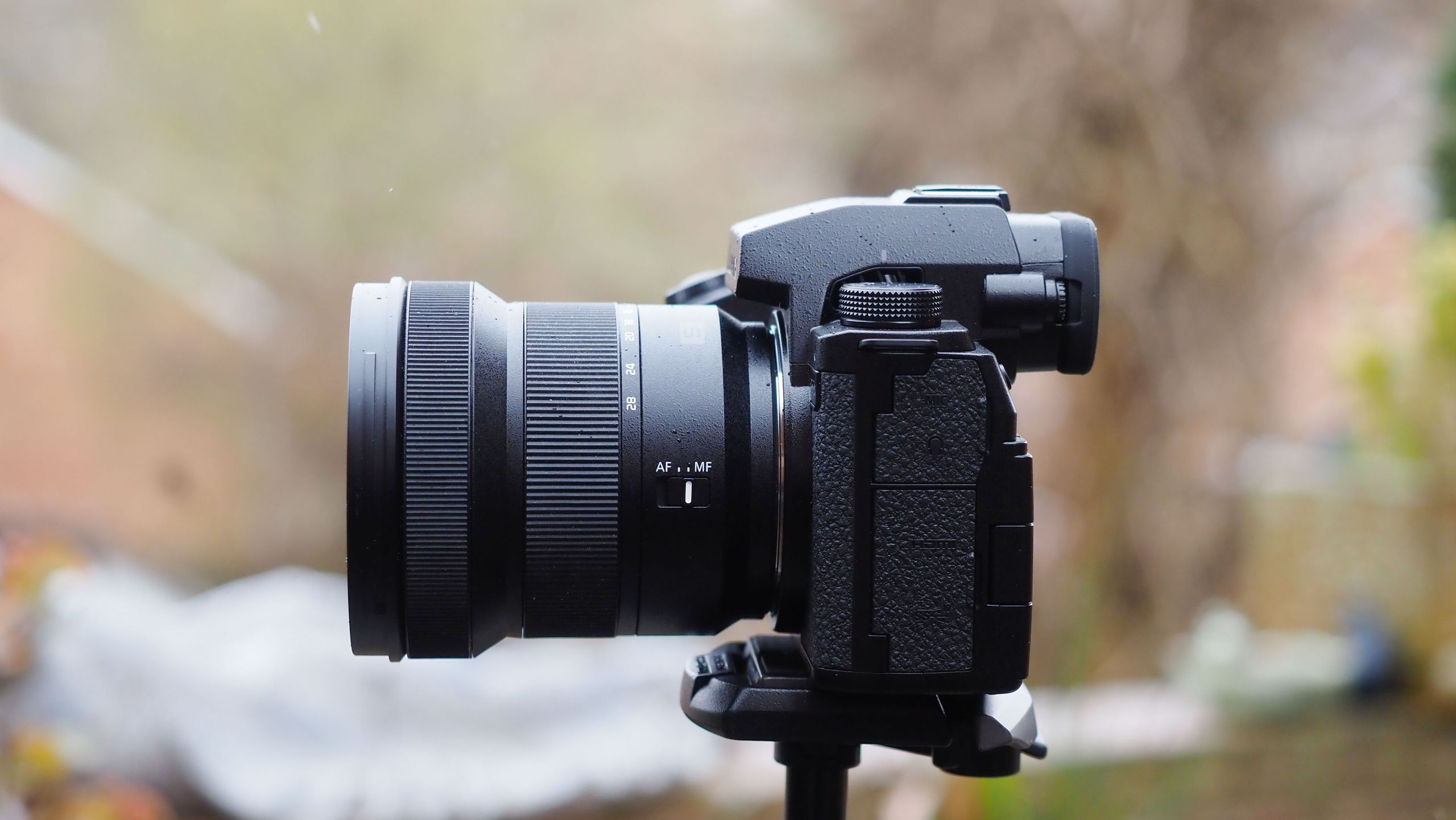 Ba ống kính nhận cập nhật firmware miễn phí: lợi ích lớn cho autofocus và macro