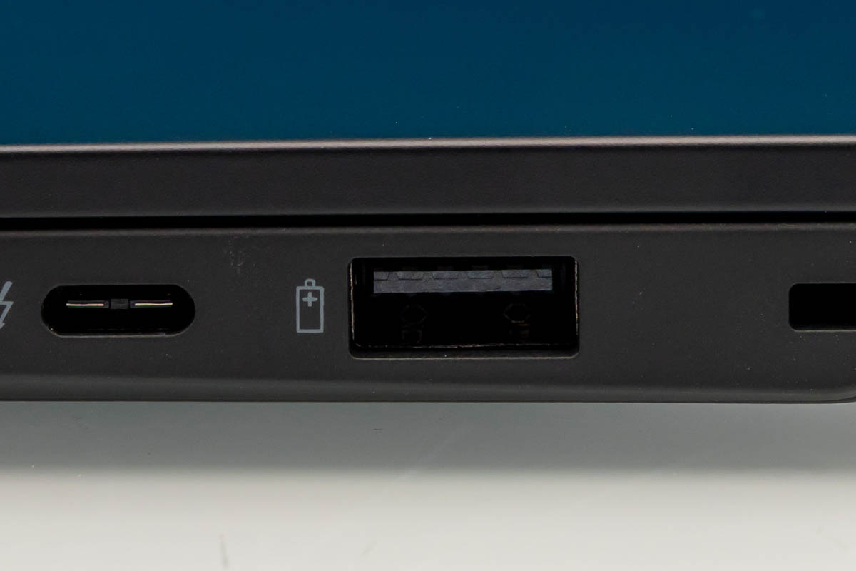 ThinkPad X1 Carbon Gen 14: laptop doanh nhân siêu nhẹ, hiệu năng cao nhưng màn hình gây lăn tăn