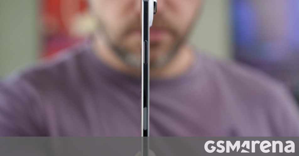 iPhone 18 Pro’s Quiet Year vs iPhone 20’s Big Redesign